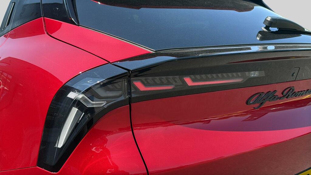 Alfa Romeo Junior 54Kwh Elettrica Speciale Red #5