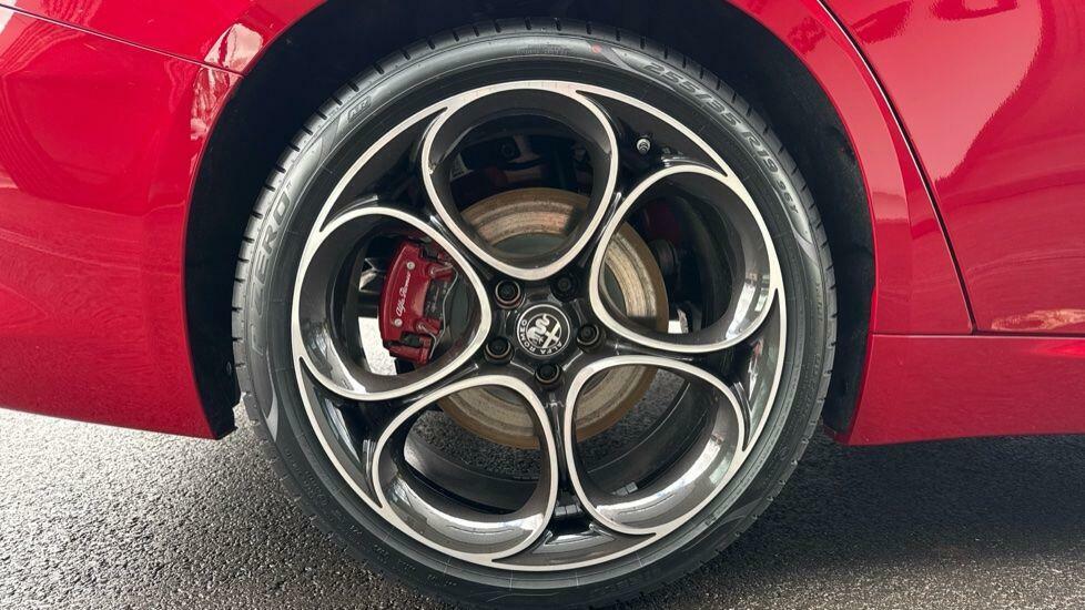 Alfa Romeo Giulia Red #31