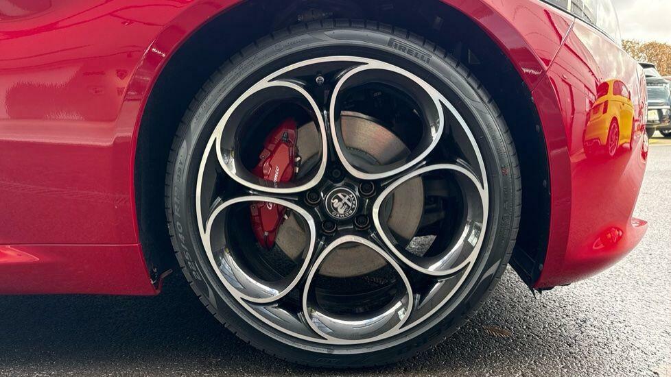 Alfa Romeo Giulia Red #32