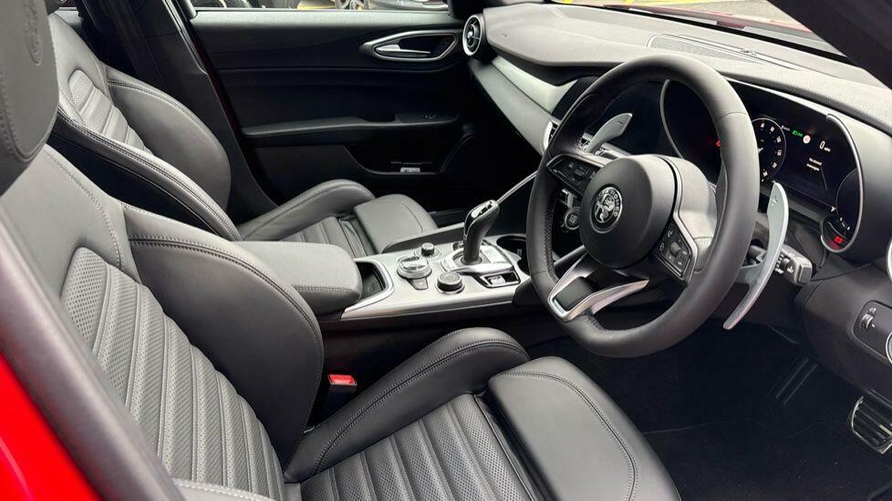 Alfa Romeo Giulia Red #17