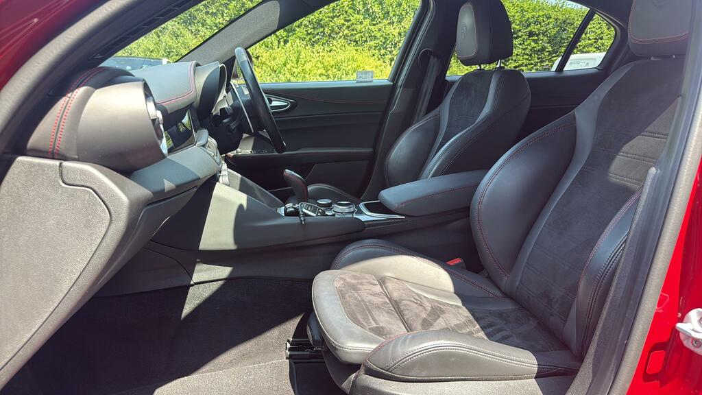 Alfa Romeo Giulia  Grey #31