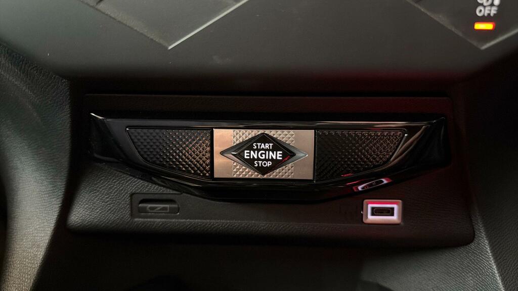 DS DS 3 Hatchback 1.6 Bluehdi Dstyle Nav Euro 6 Ss Grey #41