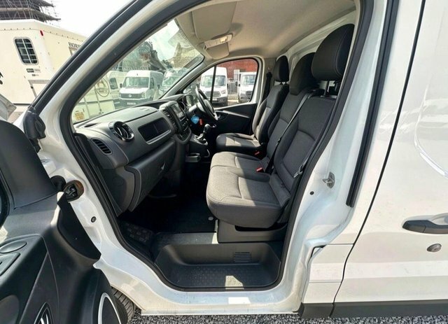 Vauxhall Vivaro 1.6L 1.6 Cdti 2900 Sportive L2 Euro 6 Silver #11