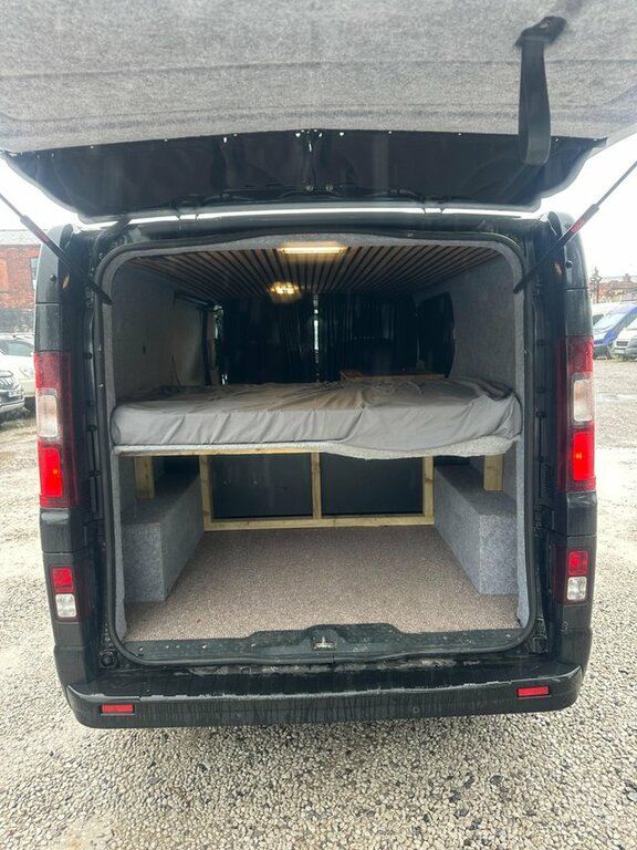 Renault Trafic 2018 1.6 Dci Energy 29 Sport Nav Lwb Standard Roof Black #4