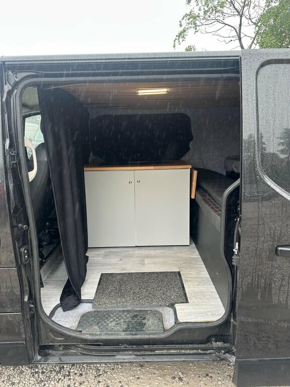 Renault Trafic 2018 1.6 Dci Energy 29 Sport Nav Lwb Standard Roof Black #3
