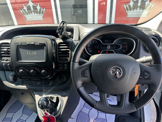 Vauxhall Vivaro Mpv White #16