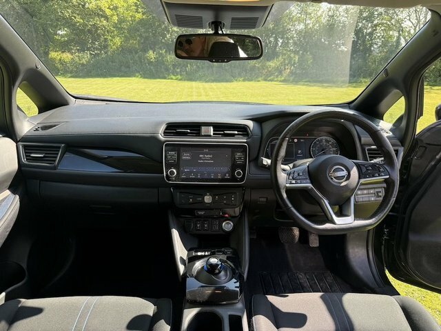 Nissan Leaf N-connecta Hatchback Black #6