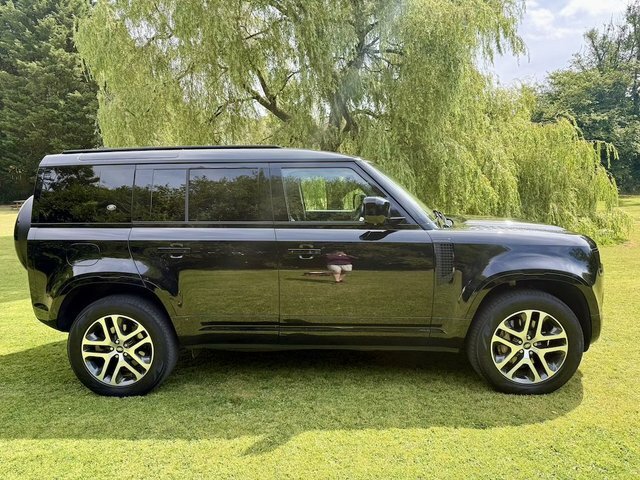Land Rover Defender 110 P400e 15.4Kwh Xs Edition Black