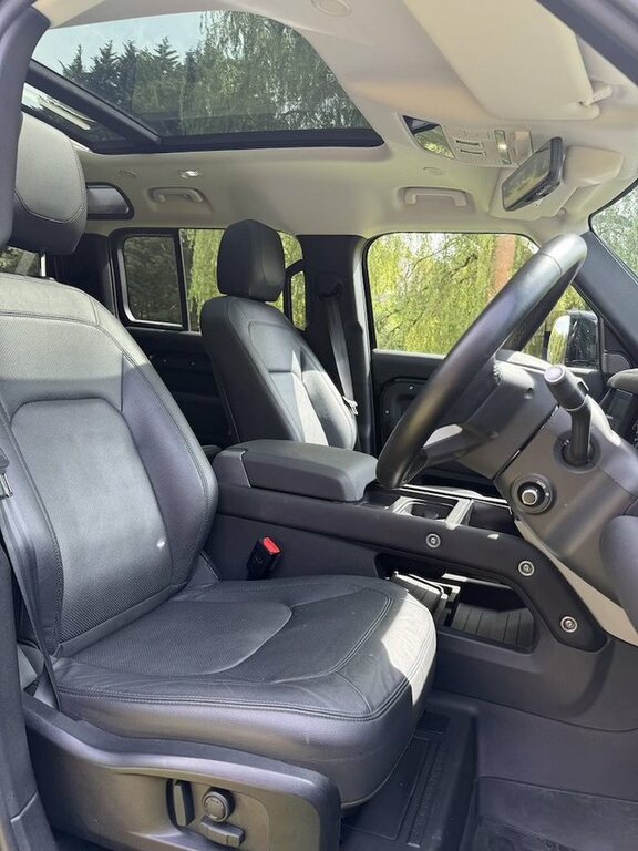 Land Rover Defender 110 P400e 15.4Kwh Xs Edition Black #6