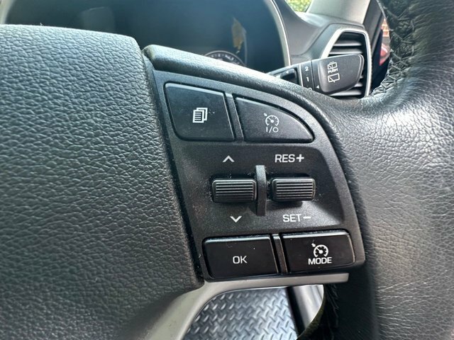 Hyundai Tucson White #15