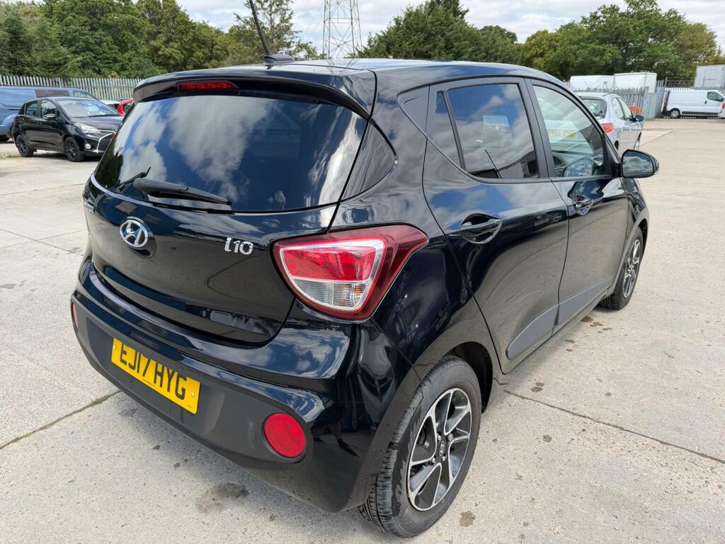 Hyundai I10 Hatchback 1.2 Premium Euro 6 201717 EJ17HYG Black #4