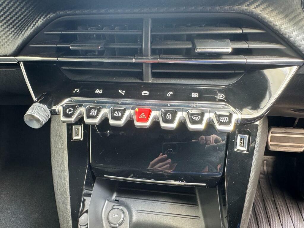 Peugeot e-208 50Kwh Gt Red #32