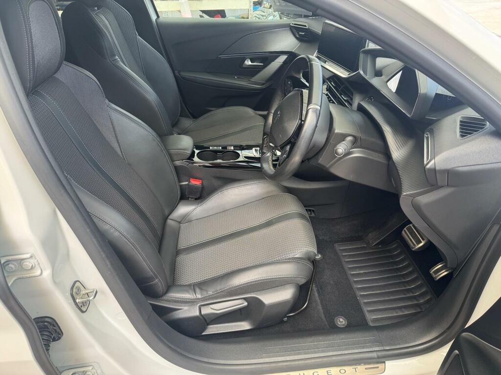 Peugeot e-208 50Kwh Gt Red #24