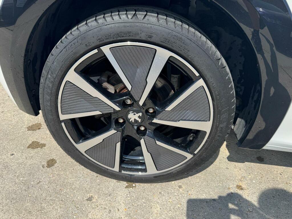 Peugeot e-208 50Kwh Gt Red #22
