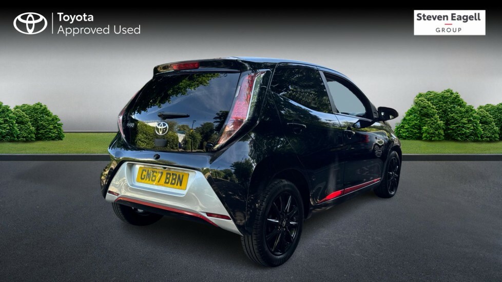 Toyota Aygo 1.0 Vvt-i X-press Euro 6 GM67BBN Black #2