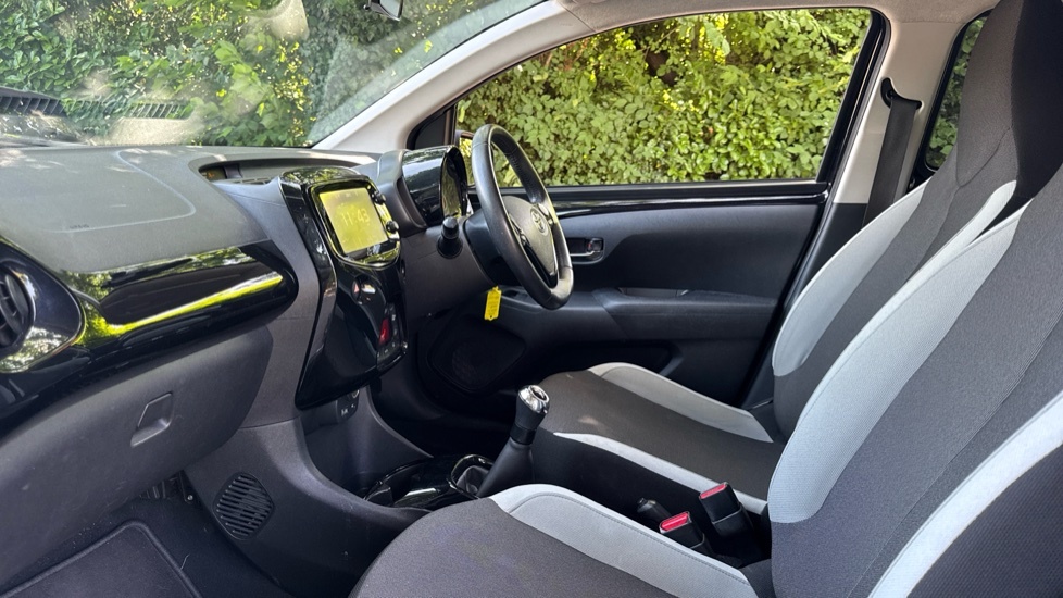 Toyota Aygo 1.0 Vvt-i X-press Euro 6 GM67BBN Black #5