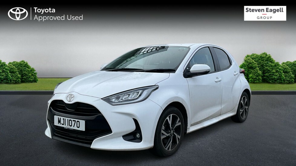 Toyota Yaris 1.5 Vvt-h Design E-cvt Euro 6 Ss GF25WHC White #3