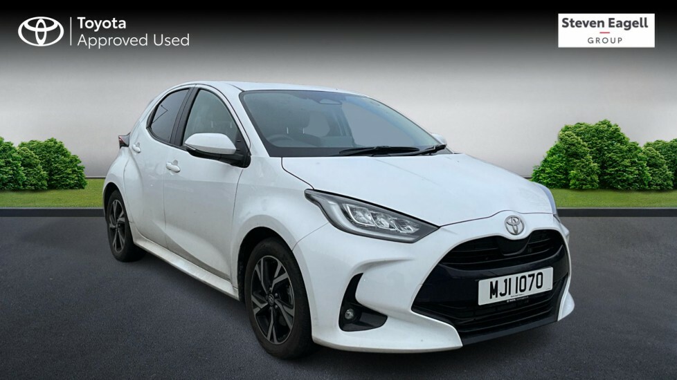 Toyota Yaris 1.5 Vvt-h Design E-cvt Euro 6 Ss GF25WHC White