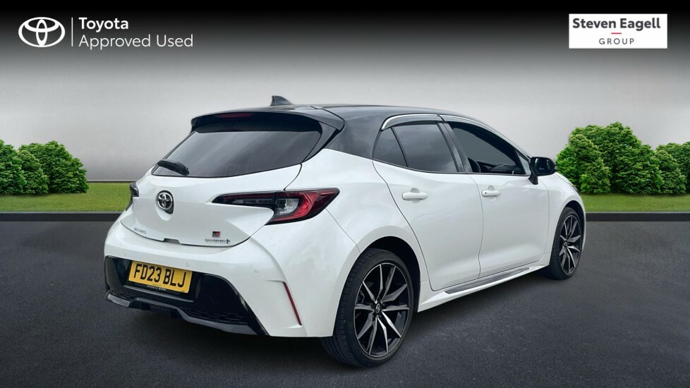 Toyota Corolla 1.8 Vvt-h Gr Sport Hatchback Hybrid Cvt FD23BLJ White #2