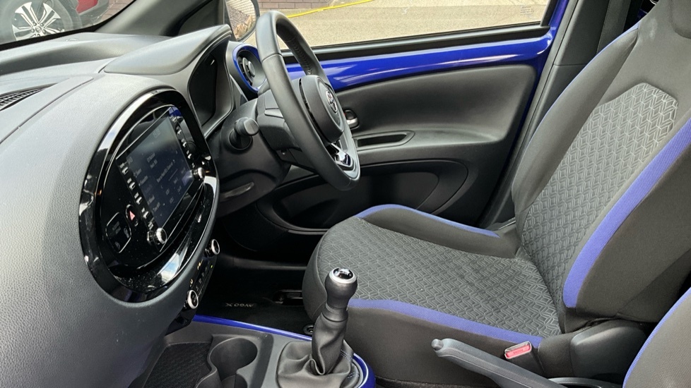 Toyota Aygo X 1.0 Vvt-i Edge Euro 6 Ss VN73DJX Blue #5