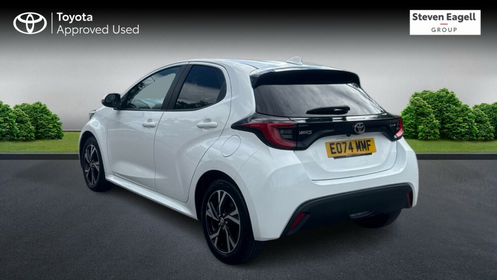 Toyota Yaris 1.5 Vvt-h Design Hatchback Hybrid E-cvt EO74MMF White #4
