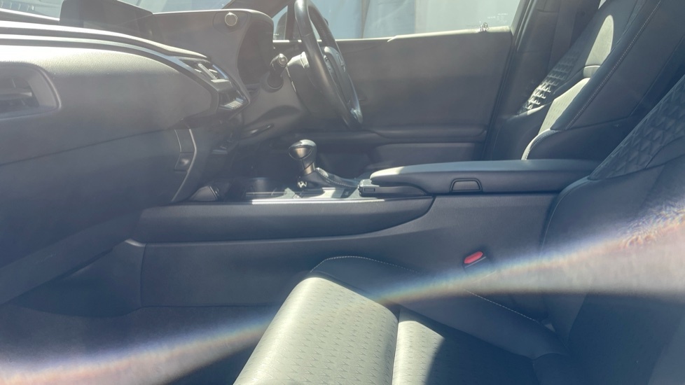 Lexus UX 2.0 250H Premium Sport Edition Suv Hybr YT71FYW Blue #6