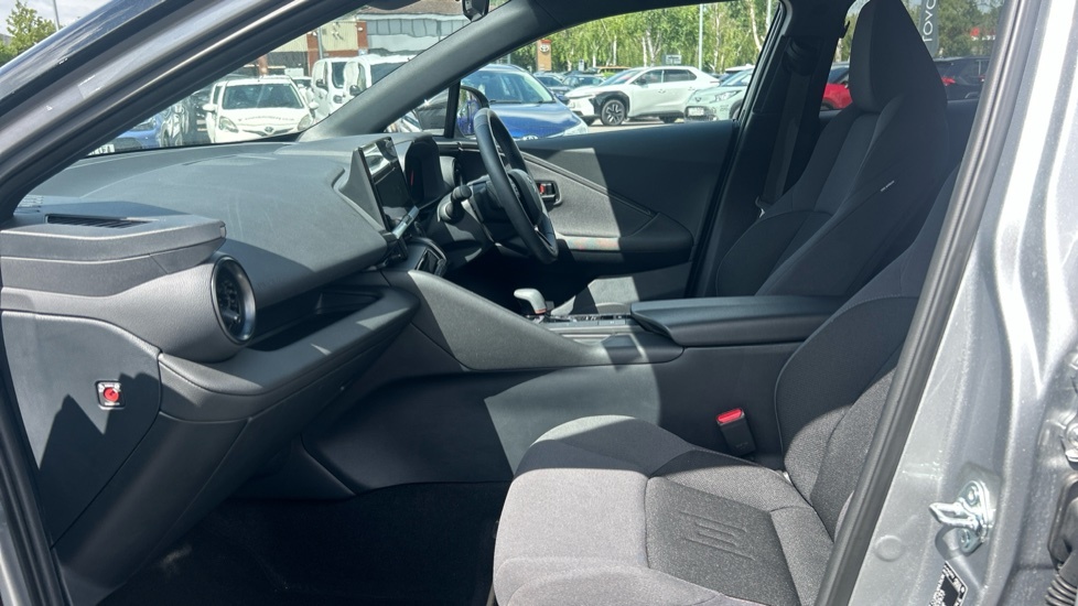 Toyota C-Hr 1.8 Vvt-h Design Cvt Euro 6 Ss KR75YDL Silver #5