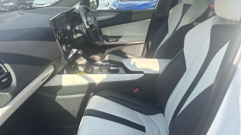 Lexus NX 2.5 450H 18.1Kwh F Sport E-cvt 4Wd Euro 6 Ss 5 AE75XDR White #6