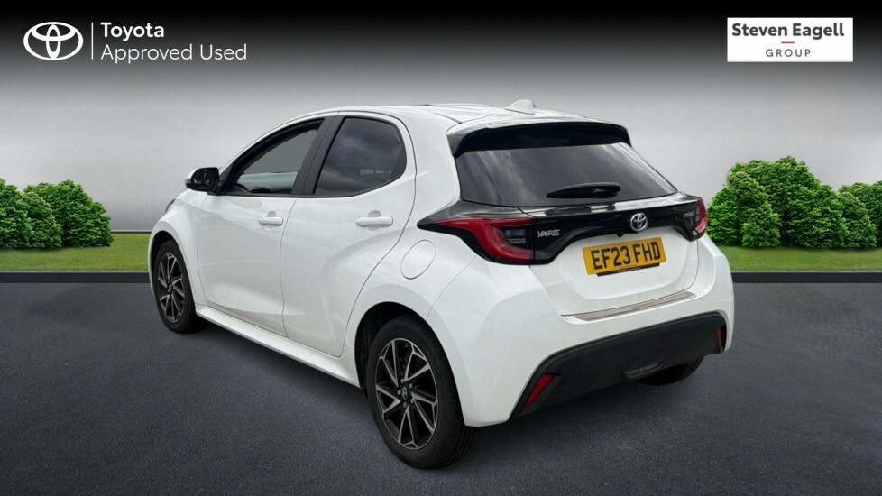 Toyota Yaris 1.5 Vvt-h Design E-cvt Euro 6 Ss EF23FHD White #4