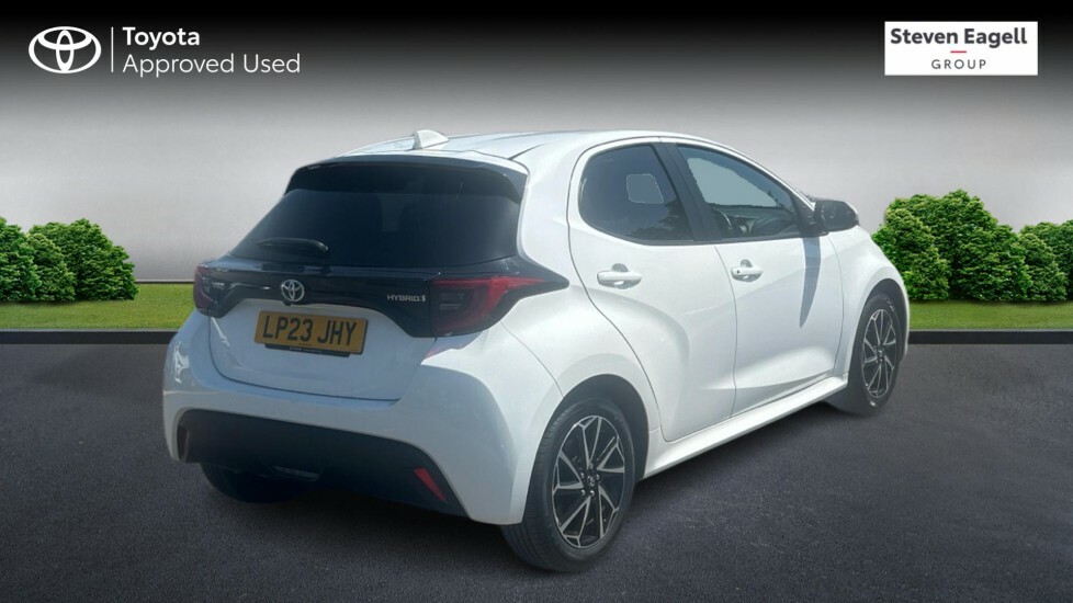 Toyota Yaris 1.5 Vvt-h Design E-cvt Euro 6 Ss LP23JHY White #2