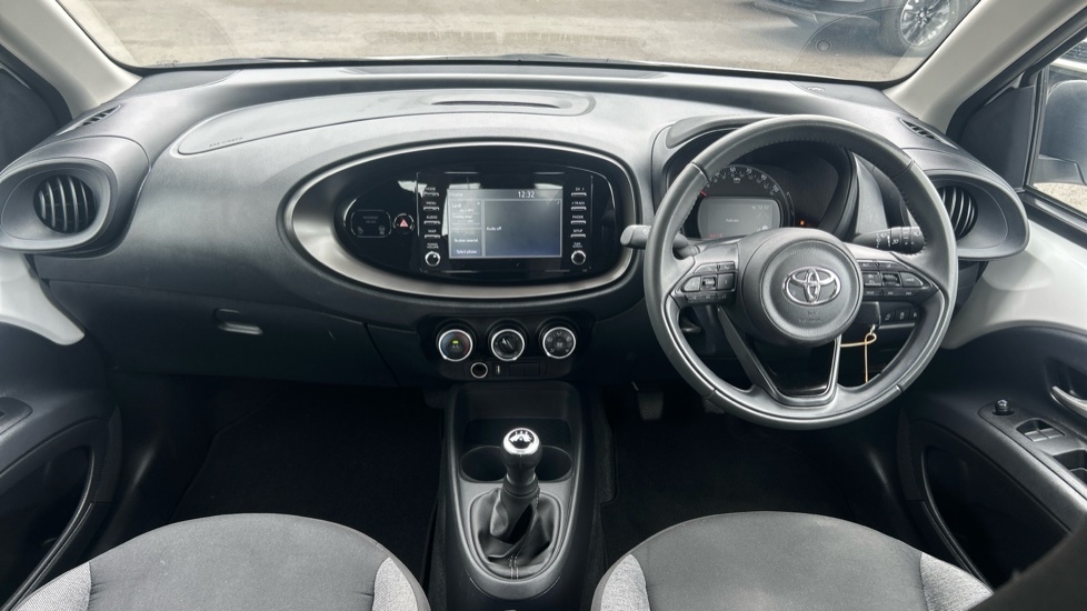 Toyota Aygo X 1.0 Vvt-i Pure Euro 6 Ss KE23MRO White #6