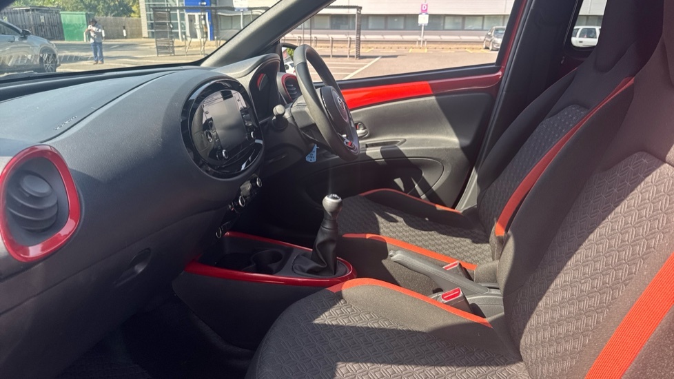 Toyota Aygo X 1.0 Vvt-i Edge Hatchback Euro 6 AF73CPX Red #5