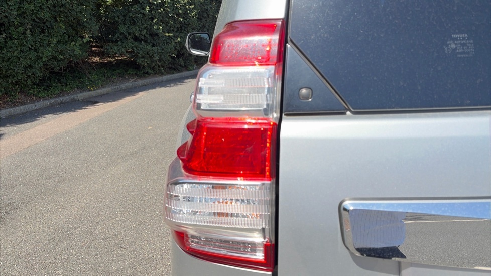 Toyota Land Cruiser 2.8D Invincible Suv 4Wd Euro 6 7 Red #21