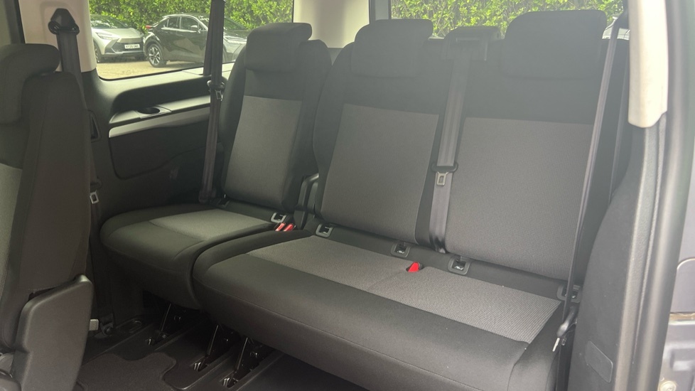 Toyota Proace Verso 50Kwh Shuttle Long Mpv Lwb 9 Seat #15