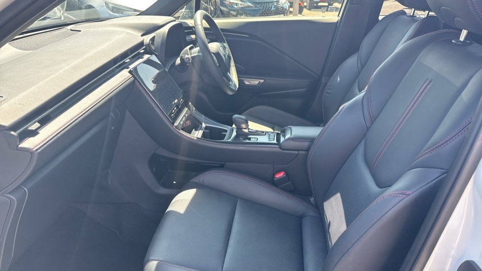 Lexus LBX 1.5 Vvt-ie Premium Plus Suv Hybrid E-cv AE25XSL White #6