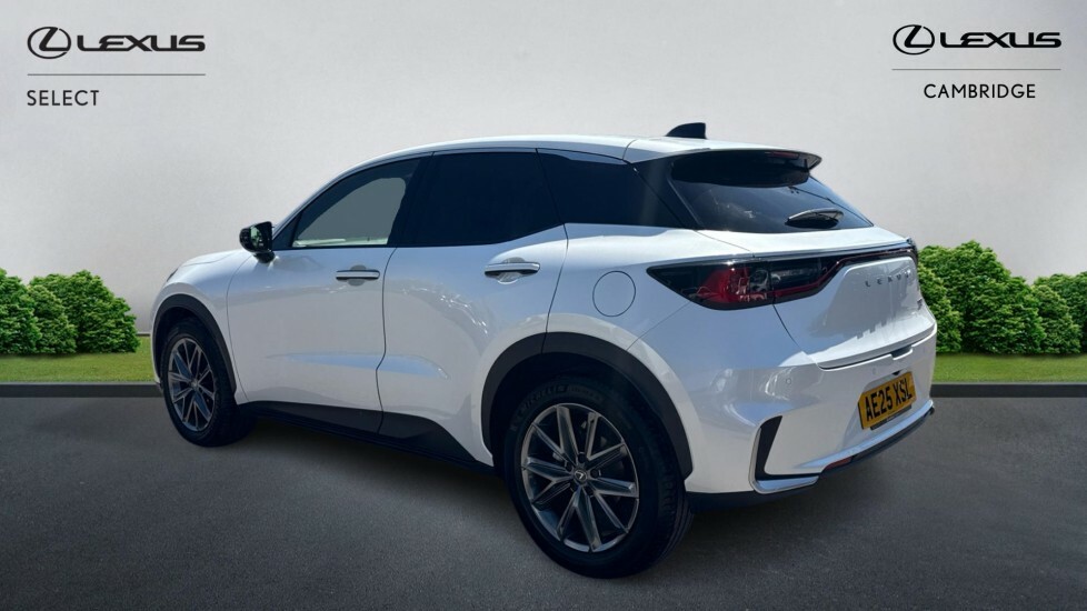 Lexus LBX 1.5 Vvt-ie Premium Plus Suv Hybrid E-cv AE25XSL White #2