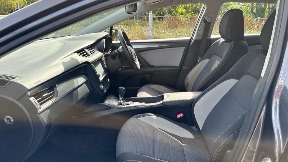 Toyota Avensis 1.8 V-matic Business Edition Touring Sports Cvt Eu Grey #5