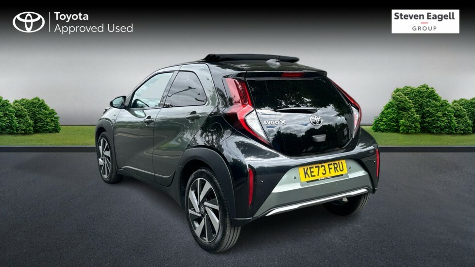 Toyota Aygo X 1.0 Vvt-i Exclusive Hatchback X-shift E KE73FRU Green #4