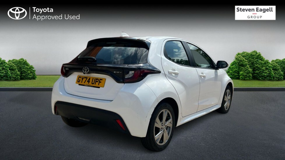 Toyota Yaris 1.5 Vvt-h Icon E-cvt Euro 6 Ss GY74UPF White #2