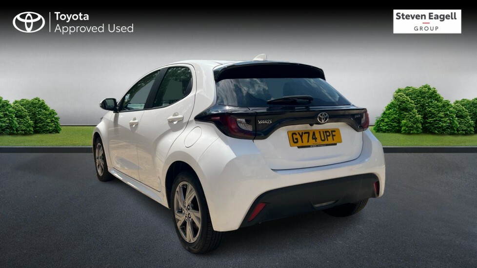 Toyota Yaris 1.5 Vvt-h Icon E-cvt Euro 6 Ss GY74UPF White #4