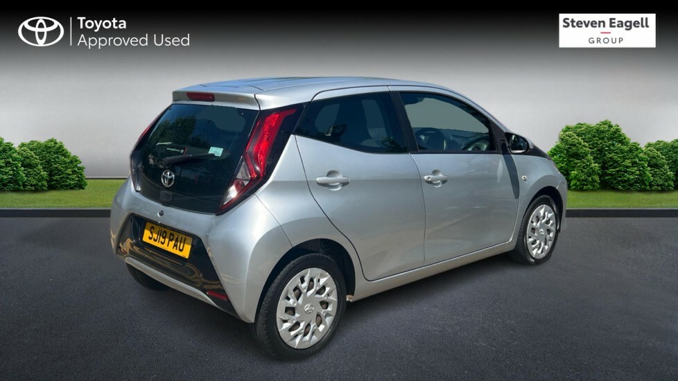 Toyota Aygo 1.0 Vvt-i X-play Euro 6 SJ19PAU Silver #2