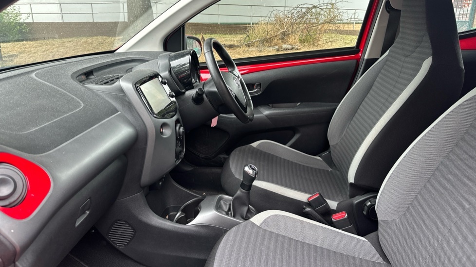 Toyota Aygo 1.0 Vvt-i X-play Hatchback Euro LT68SZE Red #5