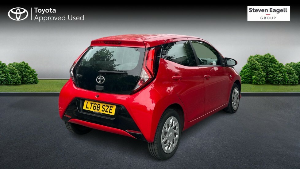 Toyota Aygo 1.0 Vvt-i X-play Hatchback Euro LT68SZE Red #2