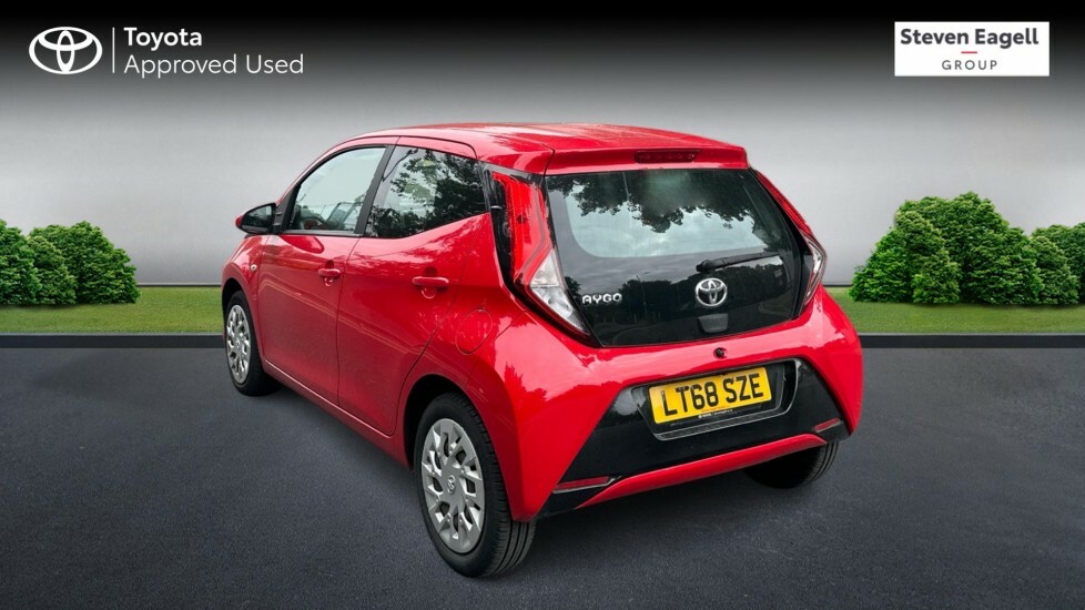 Toyota Aygo 1.0 Vvt-i X-play Hatchback Euro LT68SZE Red #4