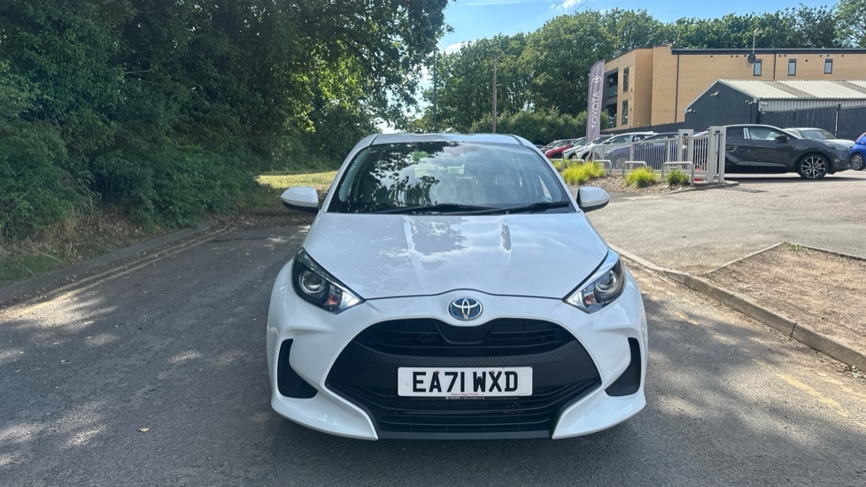 Toyota Yaris 1.5 Hybrid Dynamic Cvt White #22