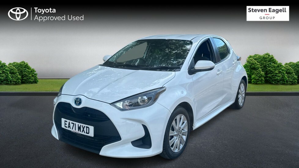 Toyota Yaris 1.5 Hybrid Dynamic Cvt White #3