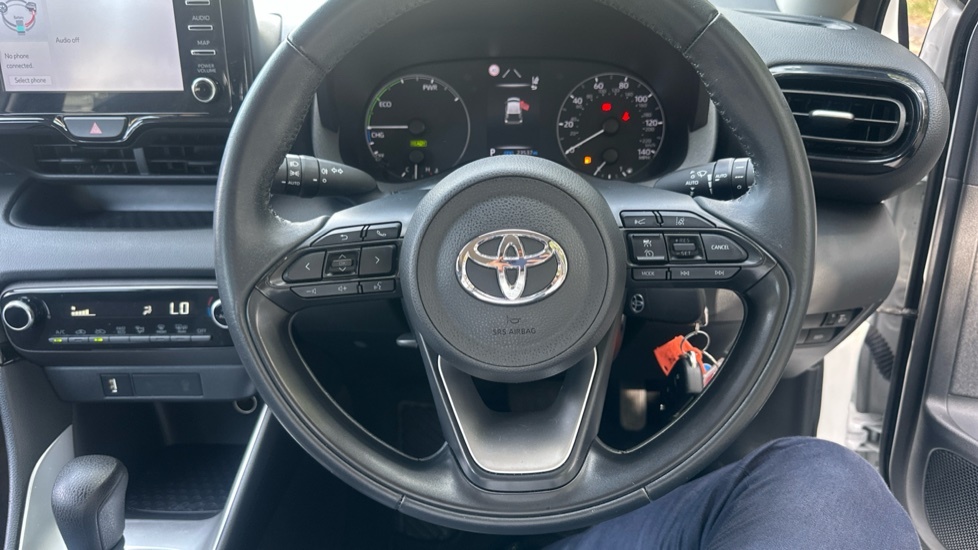 Toyota Yaris 1.5 Hybrid Dynamic Cvt White #7