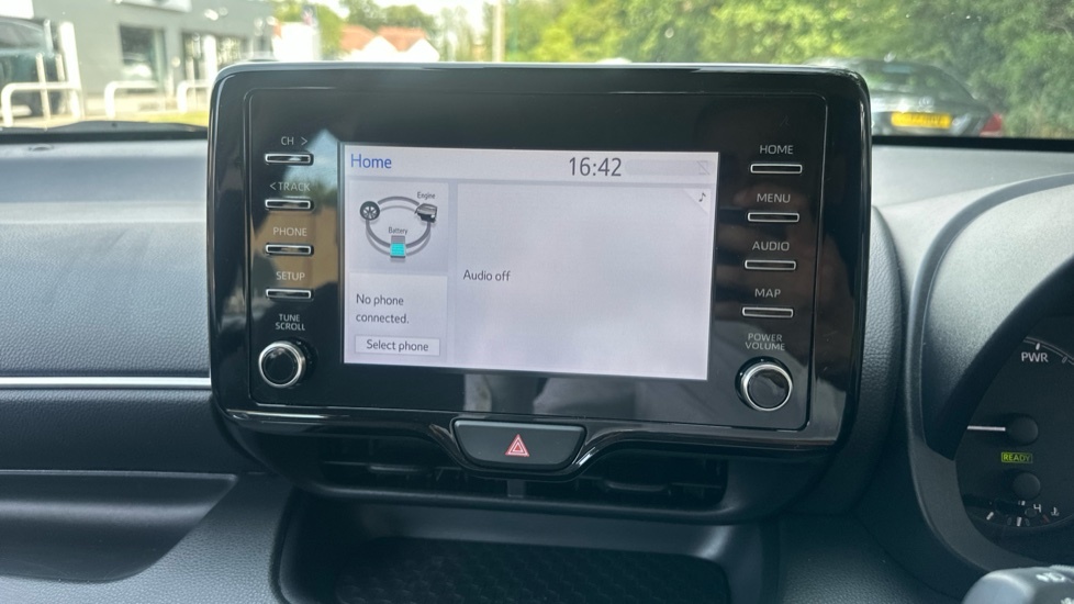 Toyota Yaris 1.5 Hybrid Dynamic Cvt White #9