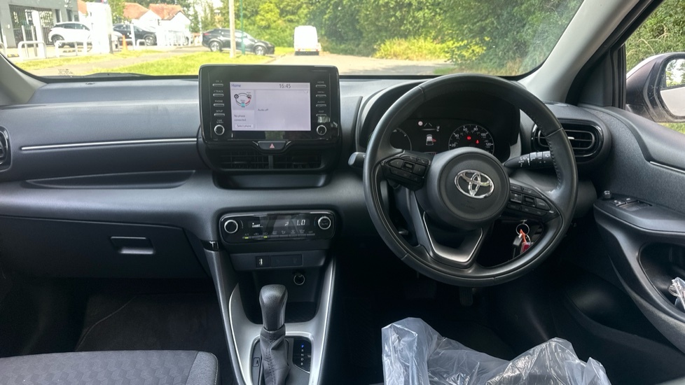 Toyota Yaris 1.5 Hybrid Dynamic Cvt White #6