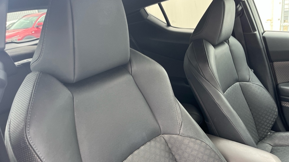 Toyota C-Hr Gr Sport Black #19